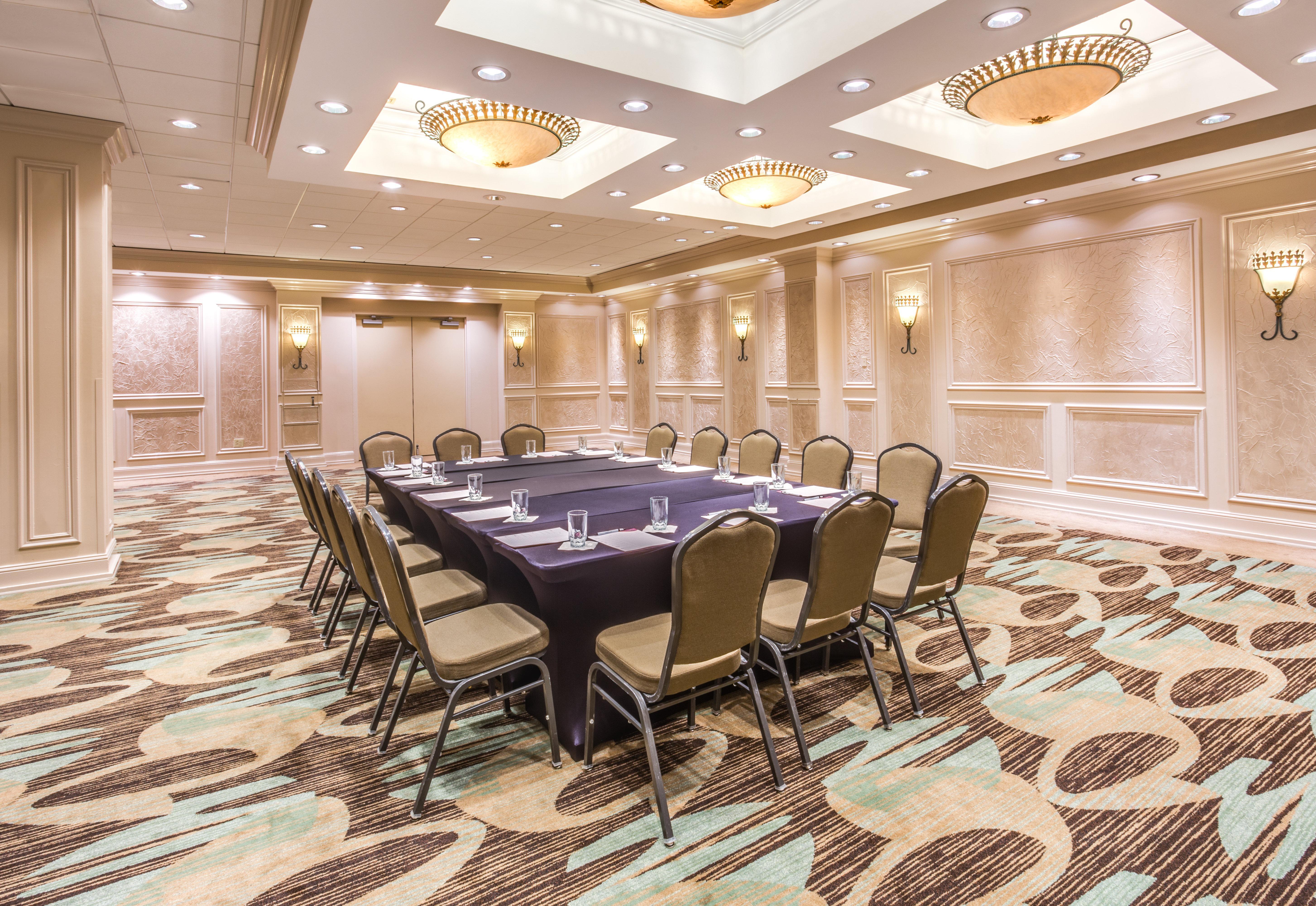 Crowne Plaza Executive Center Baton Rouge By Ihg Hotel Екстериор снимка