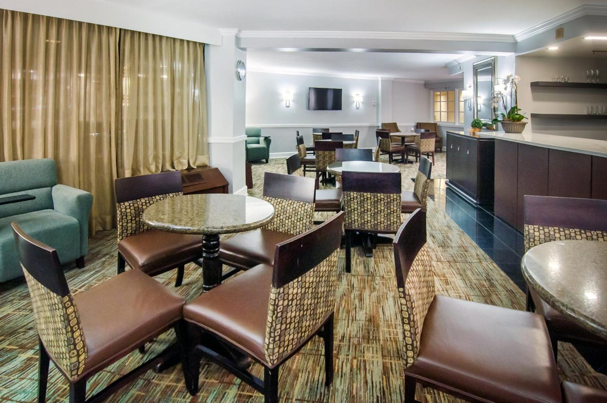 Crowne Plaza Executive Center Baton Rouge By Ihg Hotel Екстериор снимка